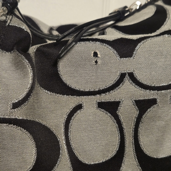 Coach Signature Shoulderbag Purse - Picture 7 of 17